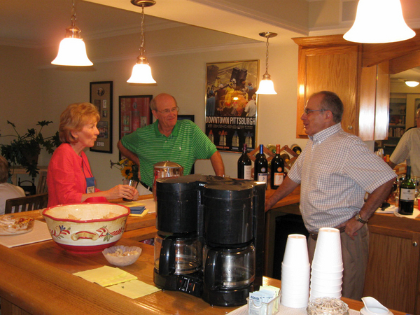 "We're open till 1am."
Host Roy Hoffman chatting with Linda & Jim Beddingfield.
