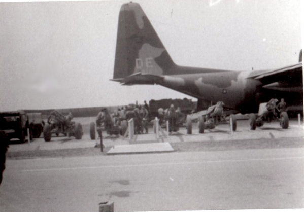 Loading up
Loading "A" Btry into C-130s; off to Kontum and a few days later into LZ Incoming.
